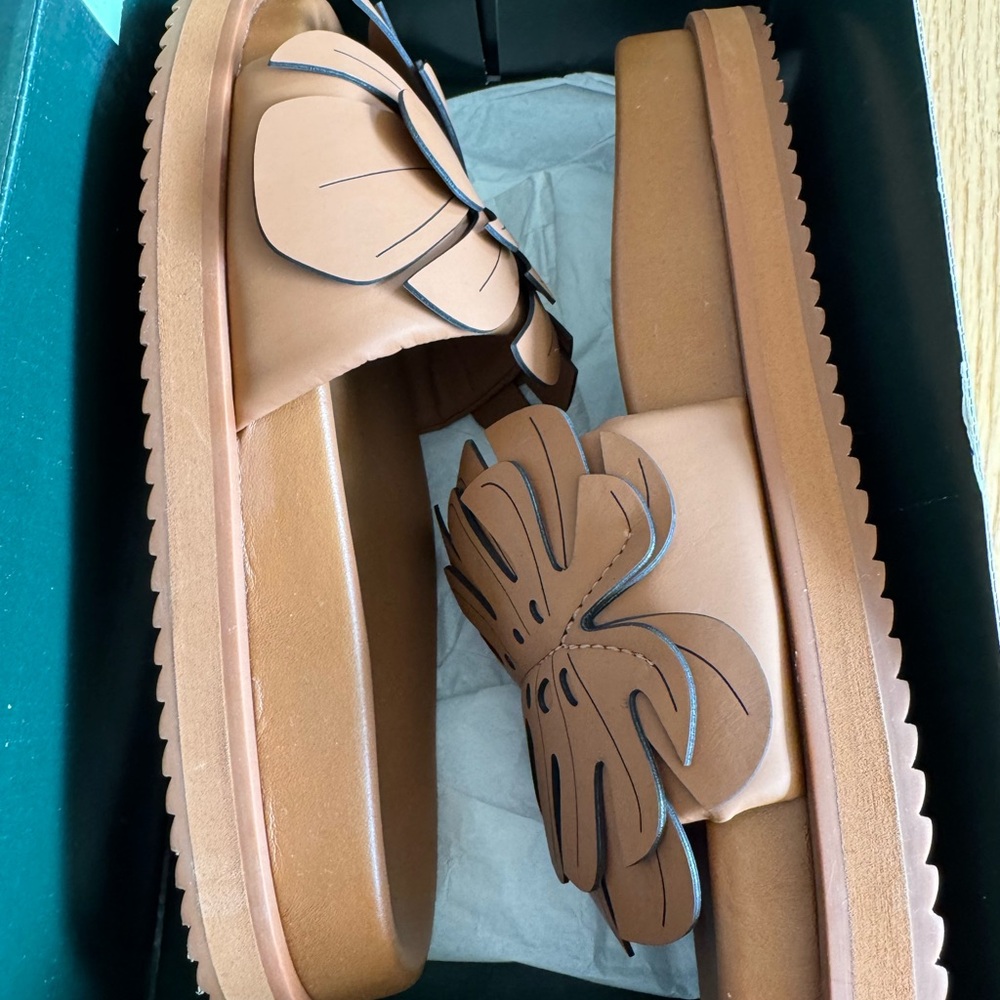 Farm Rio Monstera slides NIB - Picture 6 of 7